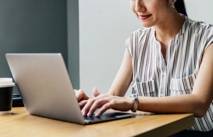 Máš 40+? Dokáž, že ešte nie si na odstrel! Zmeň svoju kariéru – začni v online agentúre – teraz!
